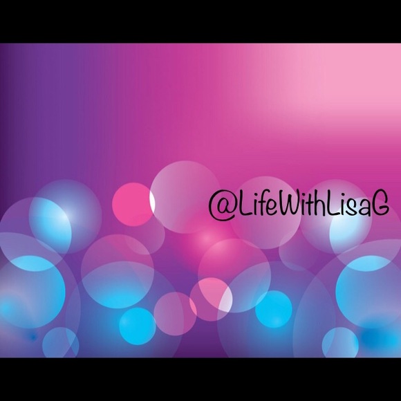Meet your Posher, Lisa G -Follow me @LifeWithLisaG - Picture 7 of 8